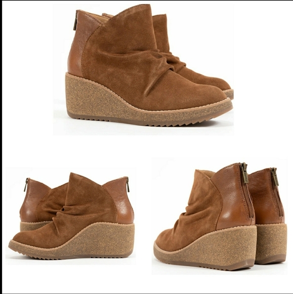 New Aetrex 10.5/11 Waterproof Orthopedic Arch Support Wedge Leather Booties - Picture 1 of 8